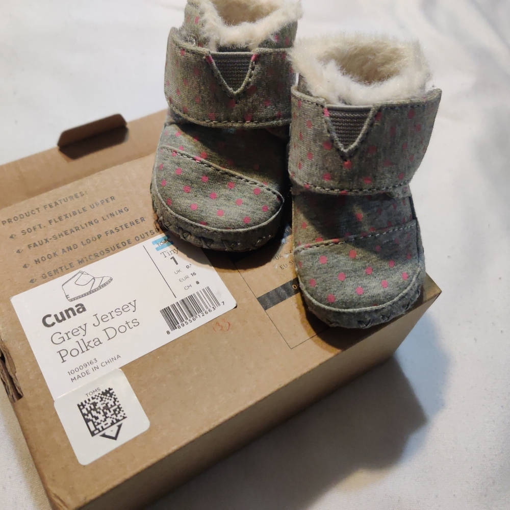 Baby Tom's polka dot size 1 boots